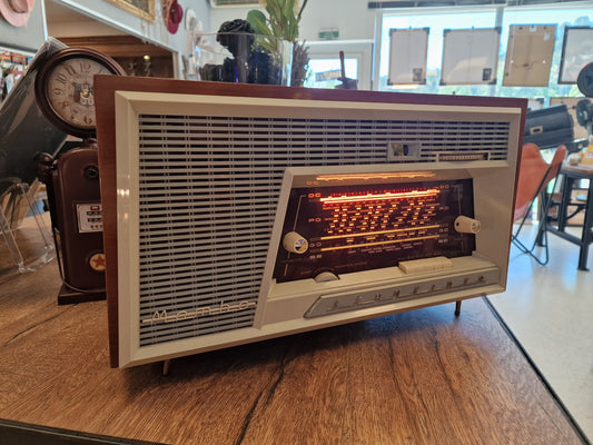 Radio Schneider vintage transformée en enceinte Bluetooth rétroéclairée – Pièce unique restaurée – Décoration rétro & son moderne