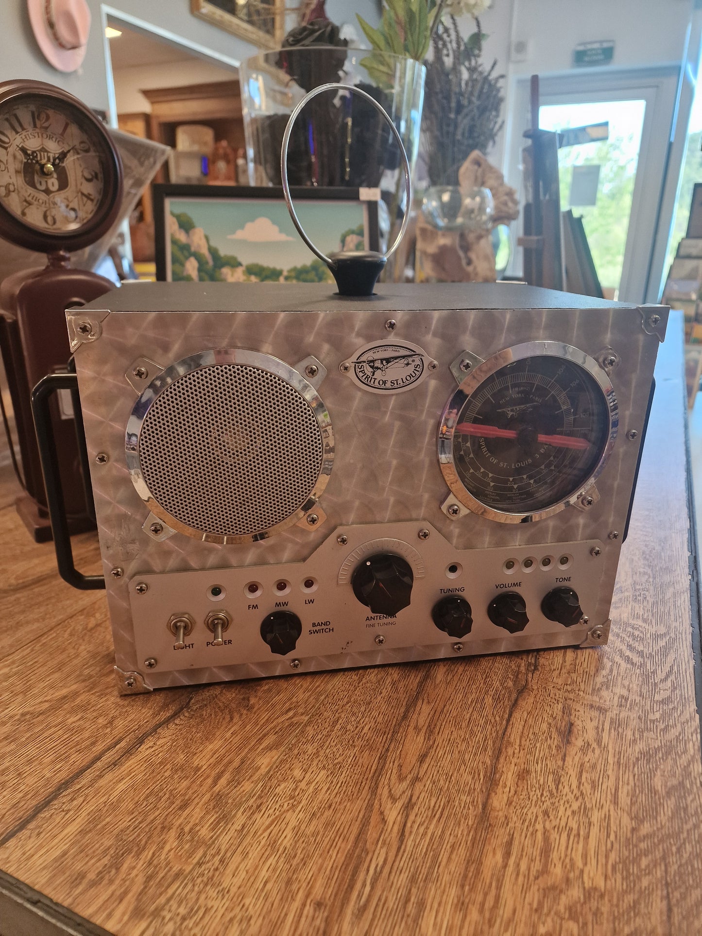 Radio Spirit of St. Louis vintage convertie en enceinte Bluetooth rechargeable – Double système indépendant – Pièce unique
