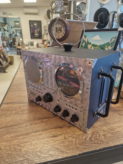 Radio Spirit of St. Louis vintage convertie en enceinte Bluetooth rechargeable – Double système indépendant – Pièce unique