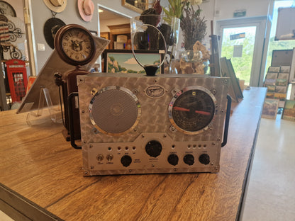 Radio Spirit of St. Louis vintage convertie en enceinte Bluetooth rechargeable – Double système indépendant – Pièce unique