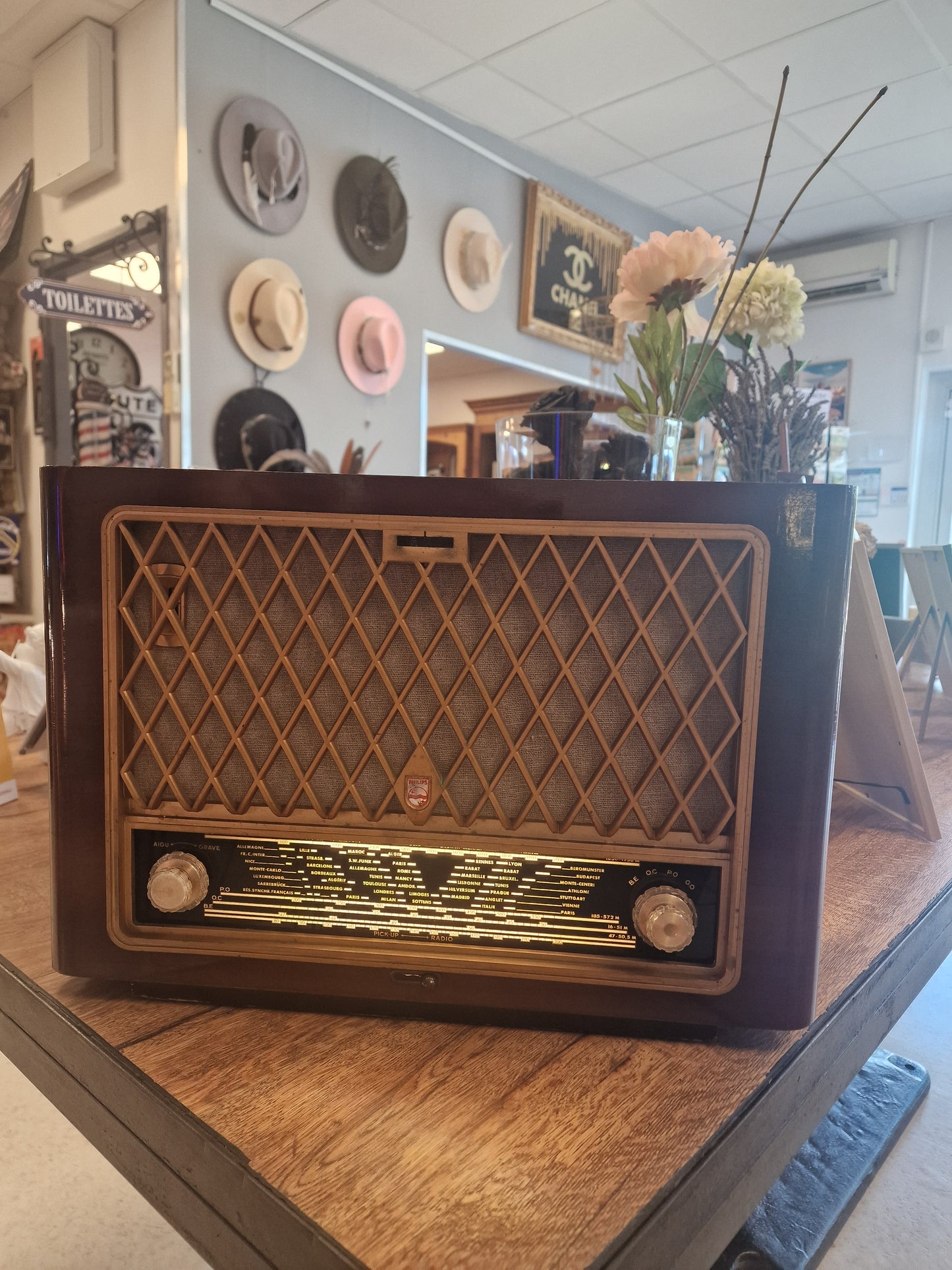 Radio ancienne Philips vintage transformée en enceinte Bluetooth – Poste TSF rétro lumineux – Pièce unique