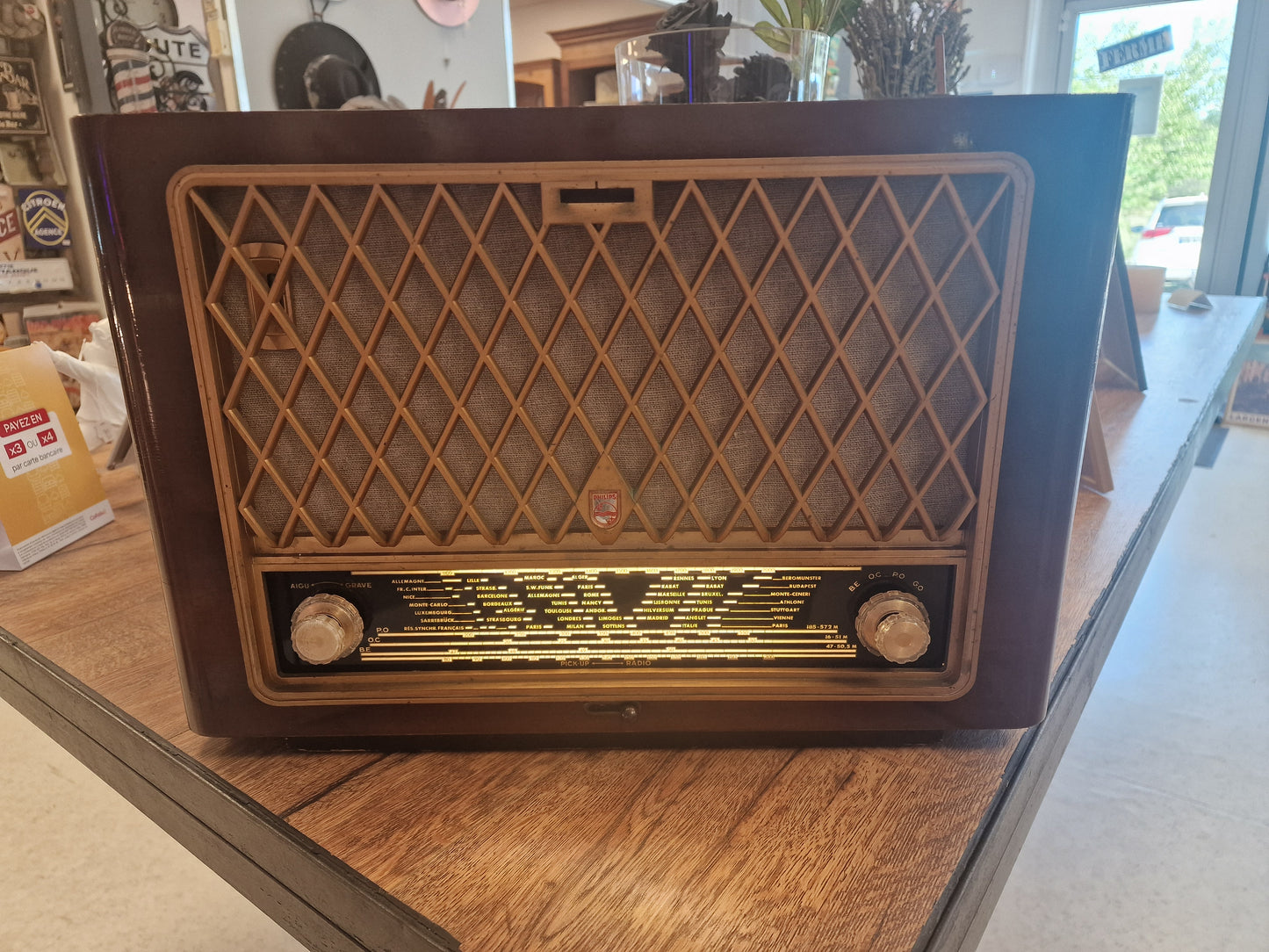 Radio ancienne Philips vintage transformée en enceinte Bluetooth – Poste TSF rétro lumineux – Pièce unique