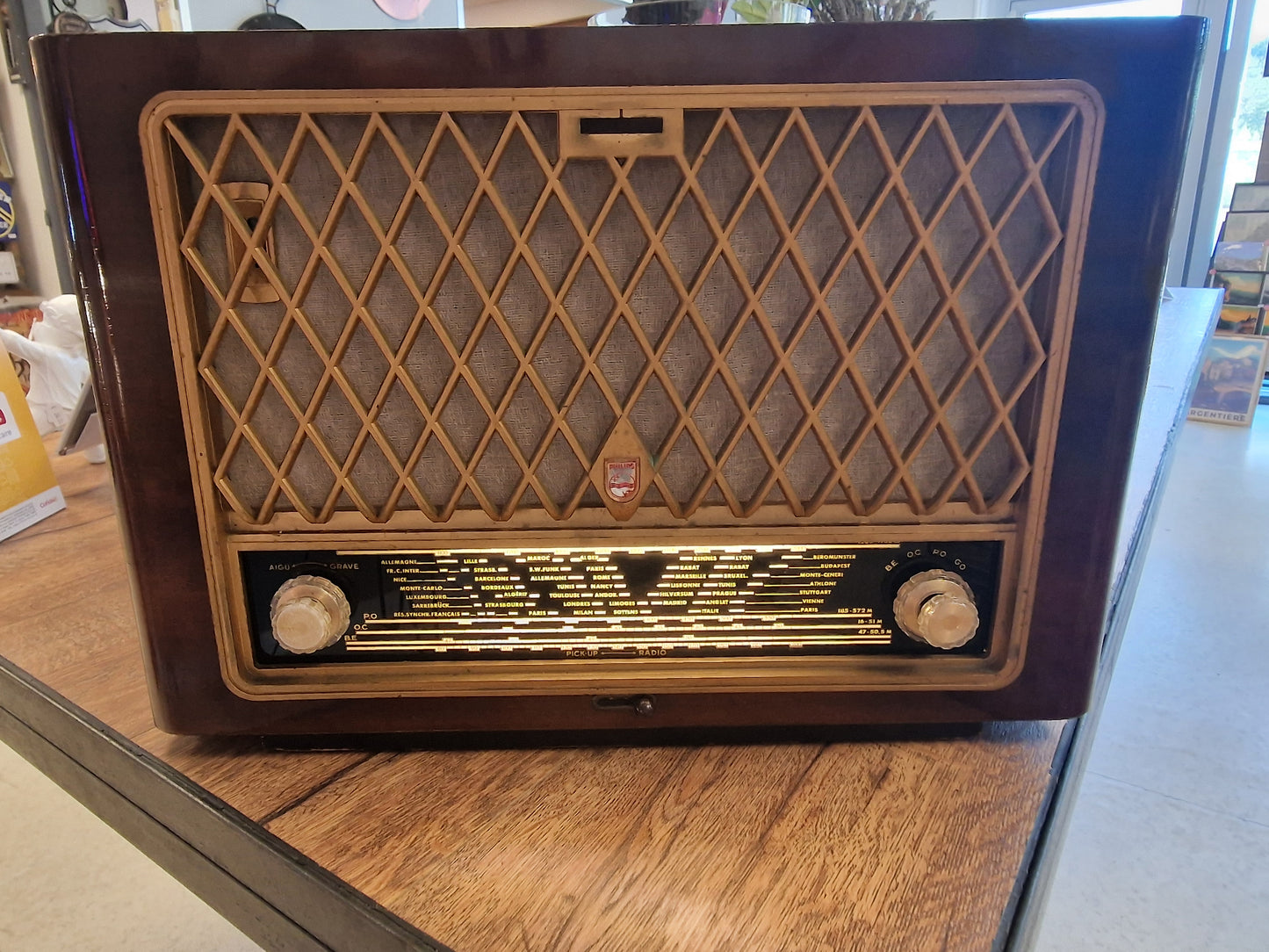 Radio ancienne Philips vintage transformée en enceinte Bluetooth – Poste TSF rétro lumineux – Pièce unique