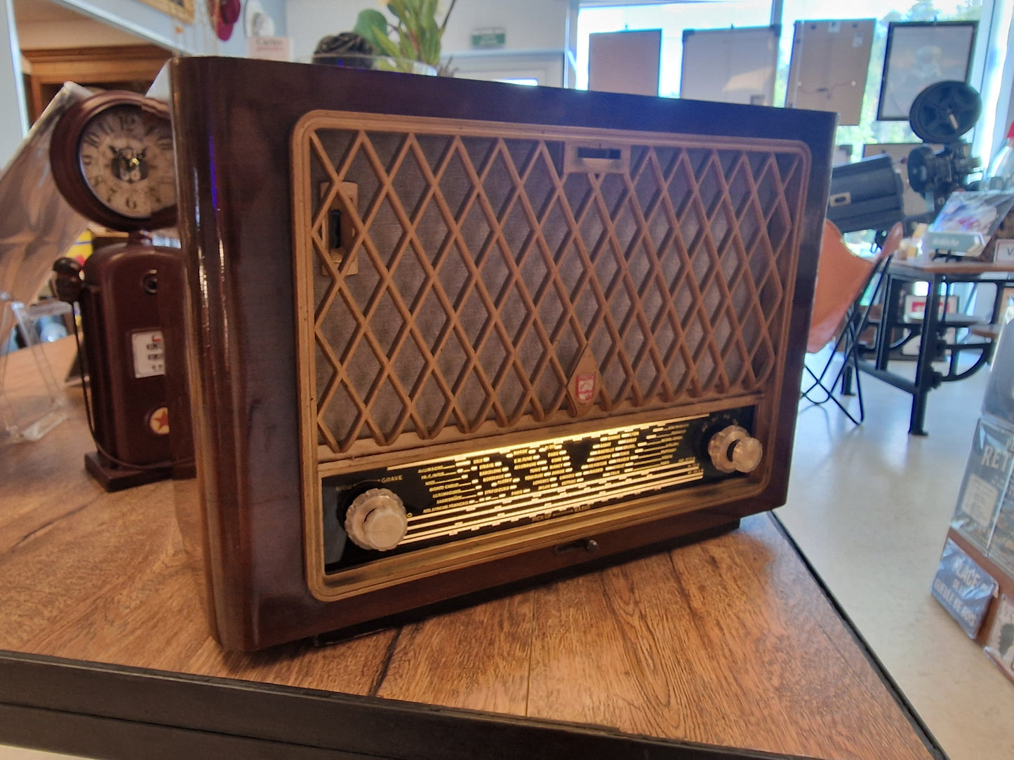Radio ancienne Philips vintage transformée en enceinte Bluetooth – Poste TSF rétro lumineux – Pièce unique