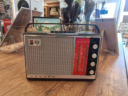Radio vintage SONORA transformée en enceinte Bluetooth – Batterie rechargeable – Pièce unique