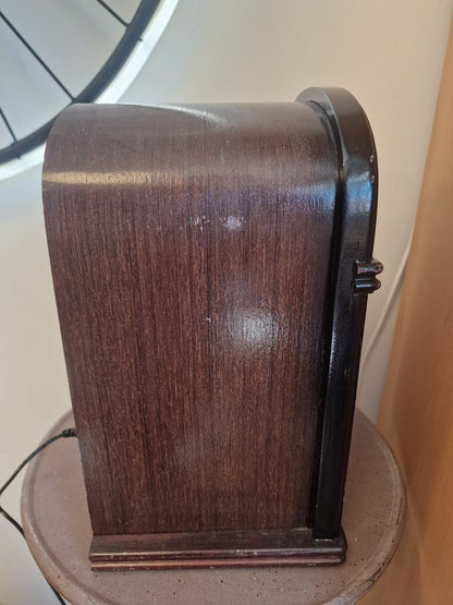 Radio vintage Bluetooth en bois – Enceinte rétro restaurée – Pièce unique artisanale