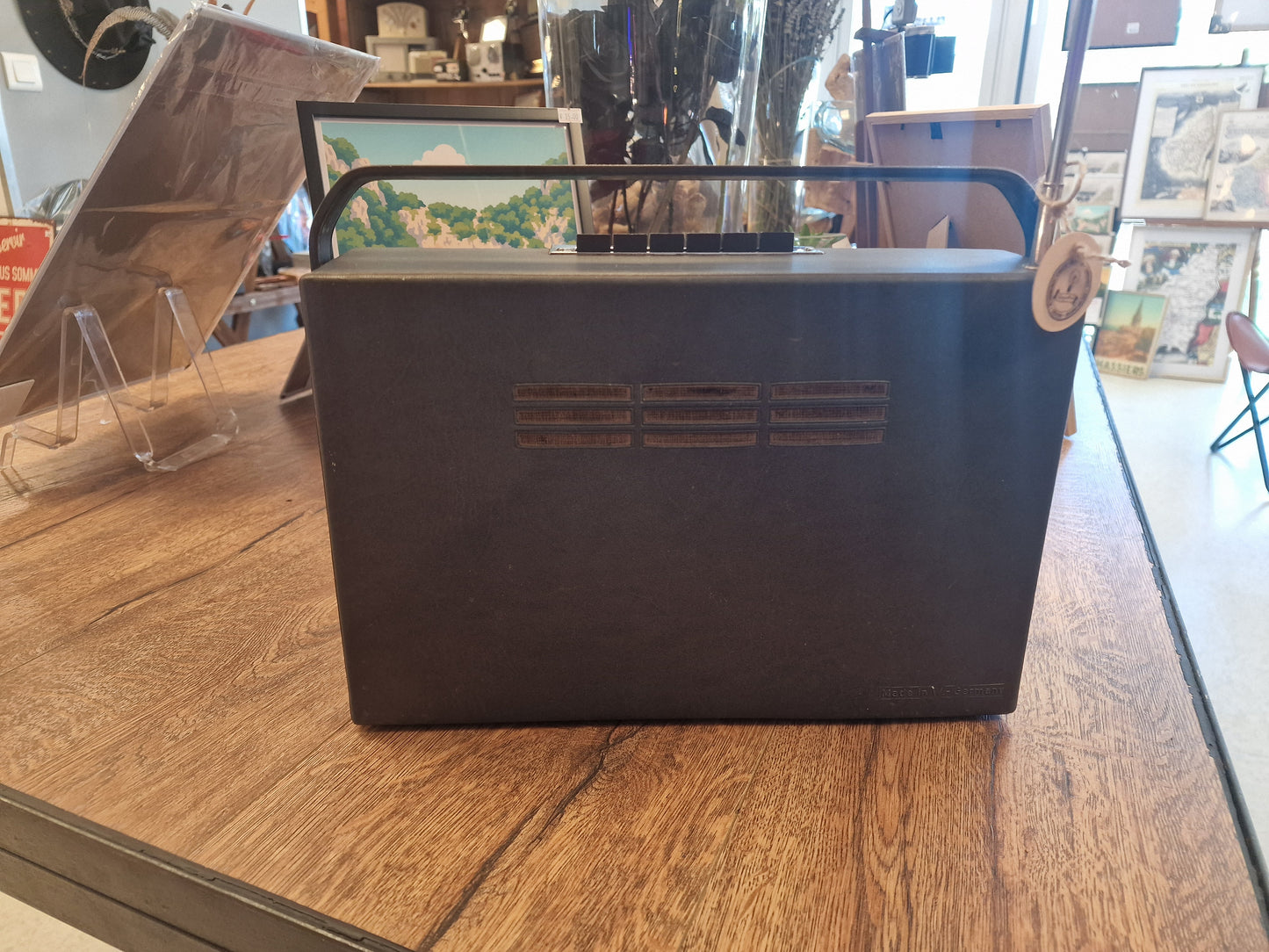 Radio vintage SONORA transformée en enceinte Bluetooth – Batterie rechargeable – Pièce unique