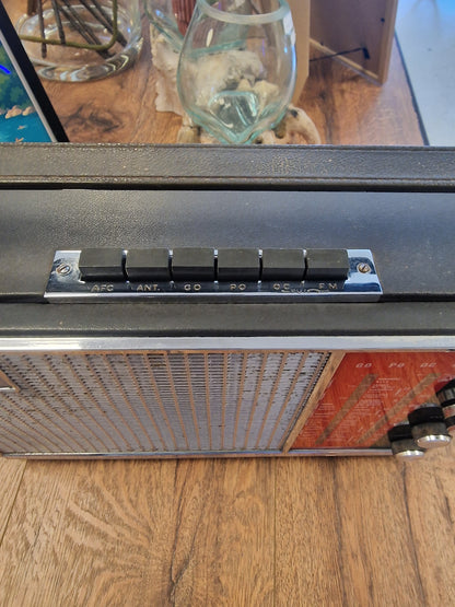 Radio vintage SONORA transformée en enceinte Bluetooth – Batterie rechargeable – Pièce unique