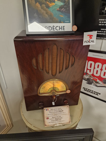 Radio vintage restaurée & transformée en enceinte Bluetooth Focal – Pièce unique