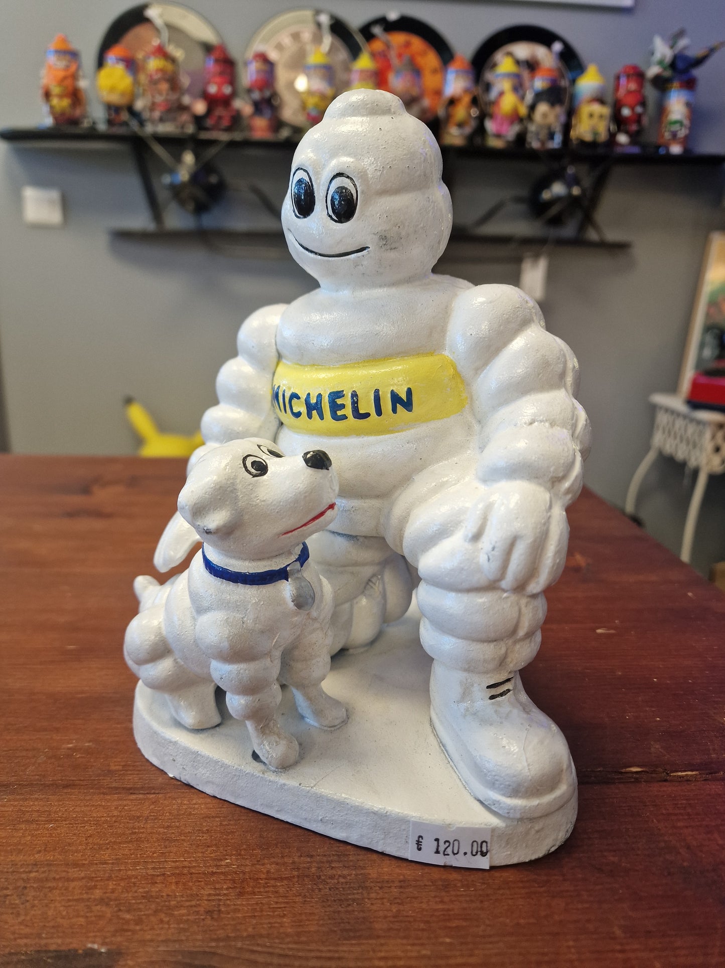 Statuette Michelin Bibendum en fonte avec chien – Sculpture publicitaire vintage en métal 20 cm