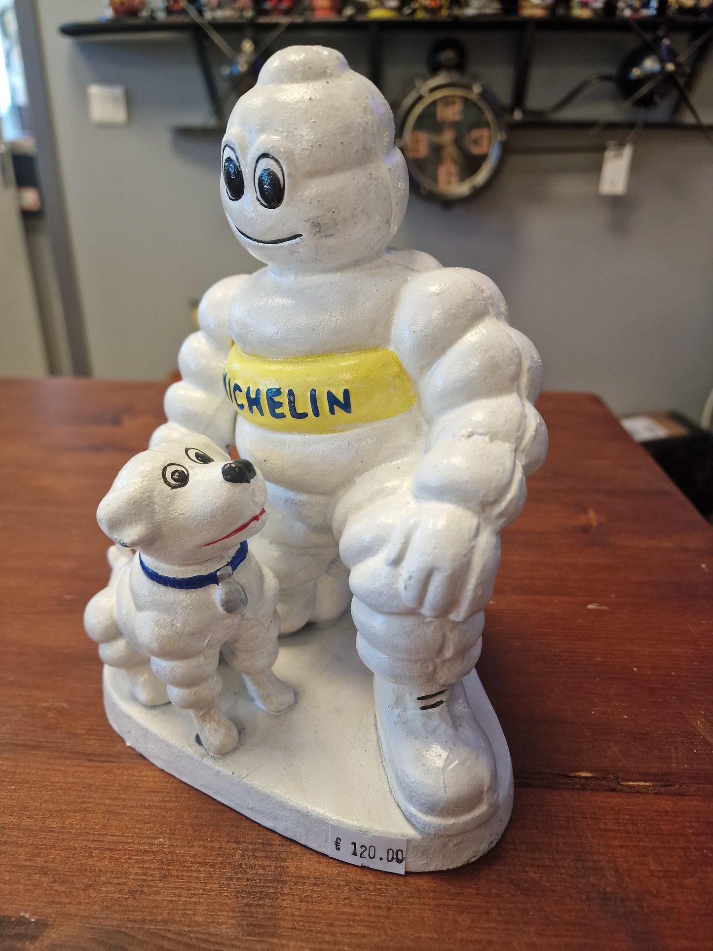 Statuette Michelin Bibendum en fonte avec chien – Sculpture publicitaire vintage en métal 20 cm