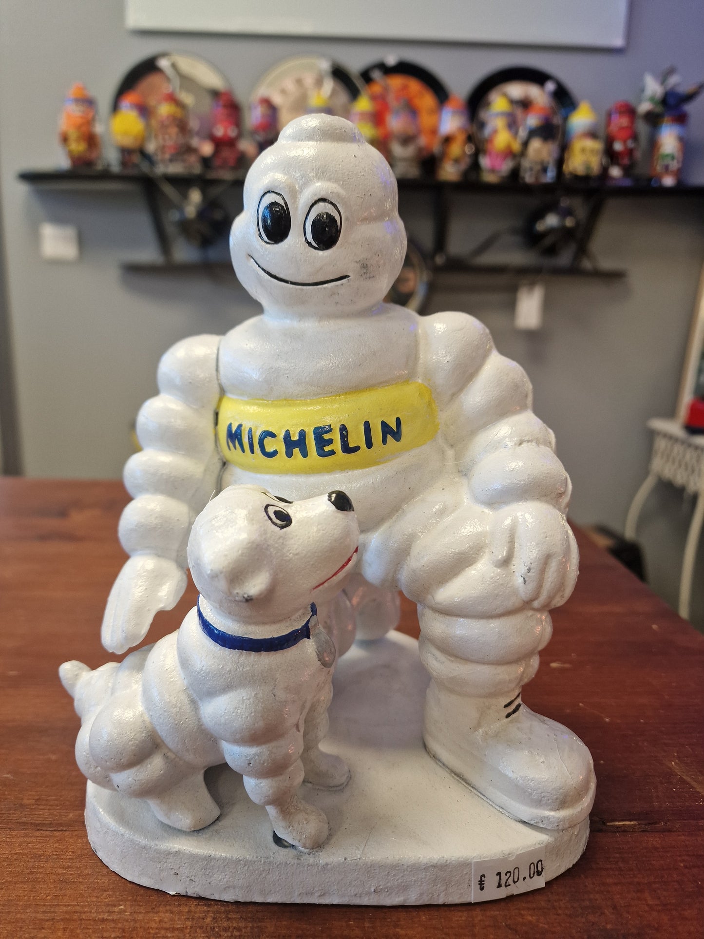Statuette Michelin Bibendum en fonte avec chien – Sculpture publicitaire vintage en métal 20 cm