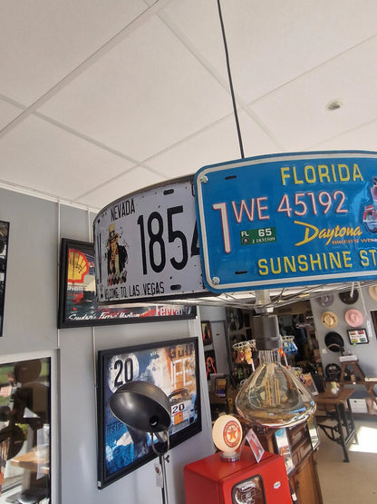 Suspension Industrielle US – Plaques Américaines & Roues de Vélo – Fait Main Ø64 cm