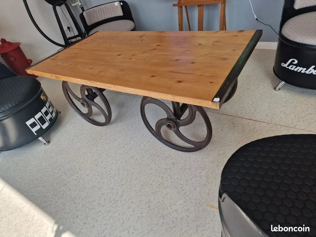 Table Basse Grande Roue Industrielle – Création Artisanale Unique Vintagedison