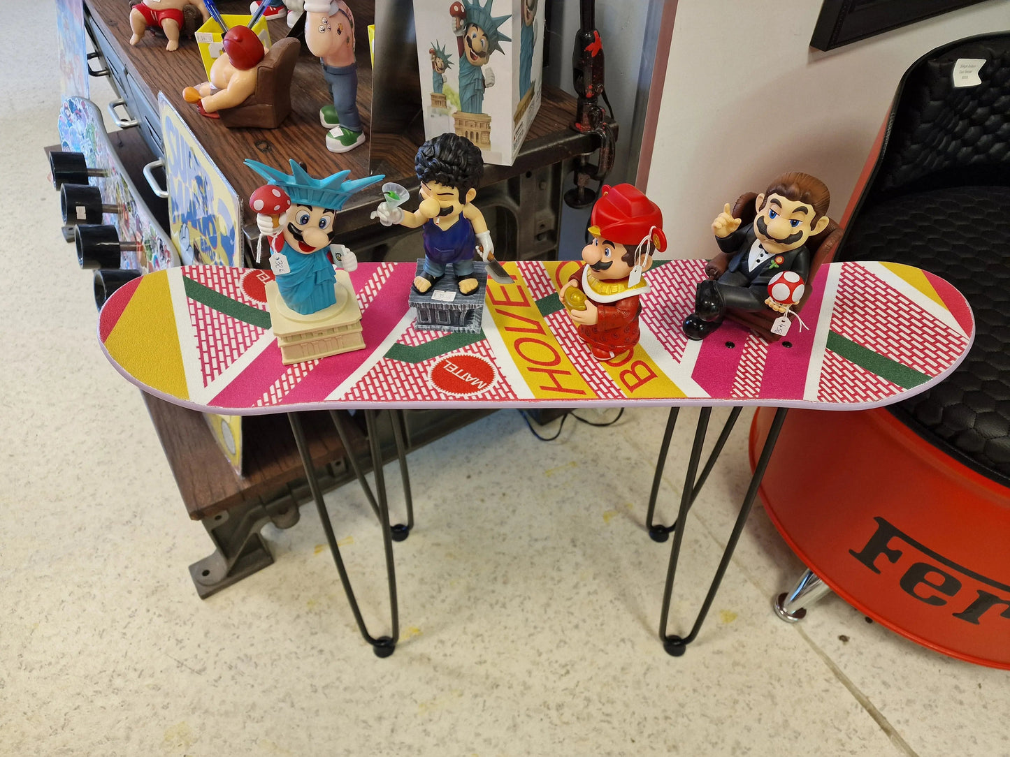 Table d’appoint design skateboard Hoverboard – Mobilier déco Retour vers le Futur Vintagedison