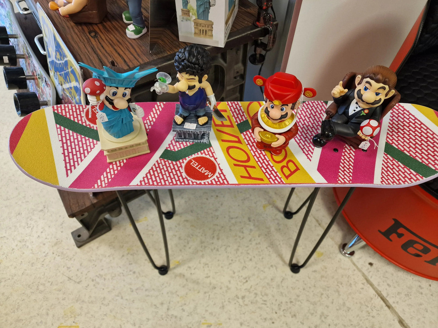 Table d’appoint design skateboard Hoverboard – Mobilier déco Retour vers le Futur Vintagedison