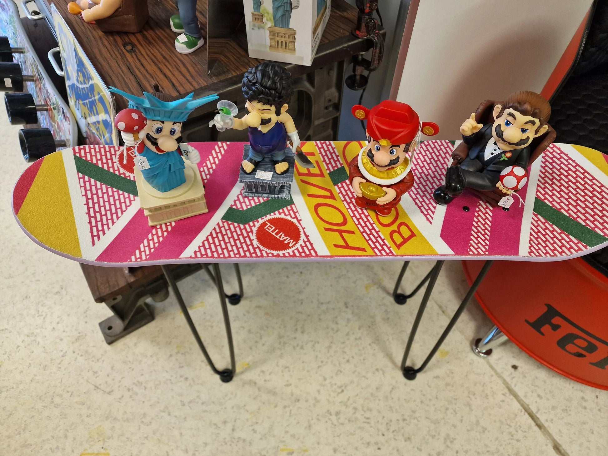 Table d’appoint design skateboard Hoverboard – Mobilier déco Retour vers le Futur Vintagedison