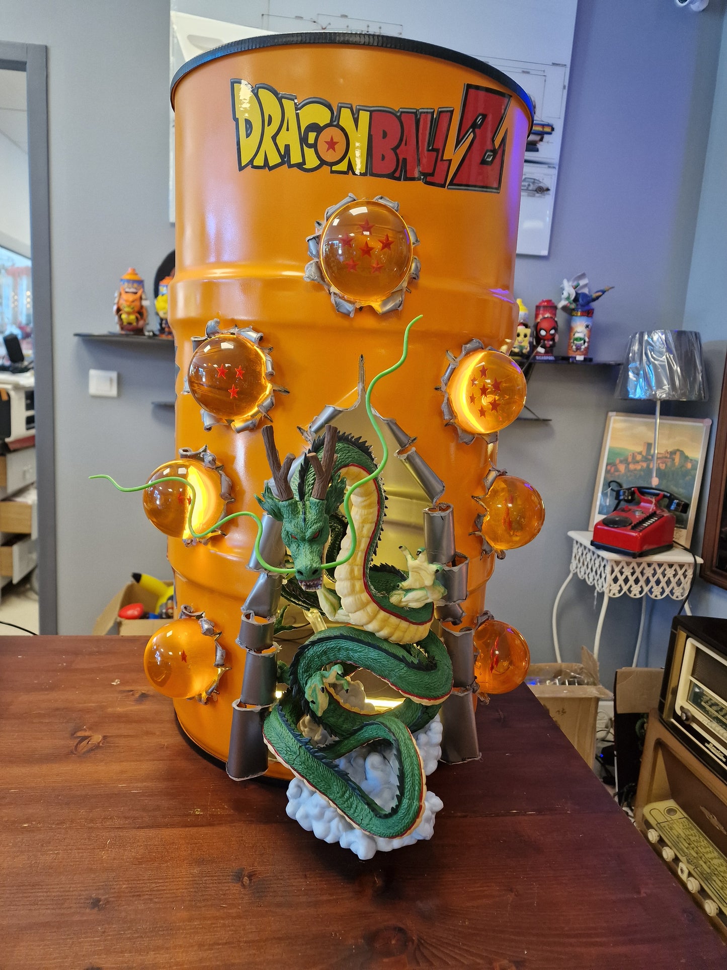 Table d'appoint Dragon Ball Z Shenron – Bidon 60L fait main avec 7 Boules de Cristal