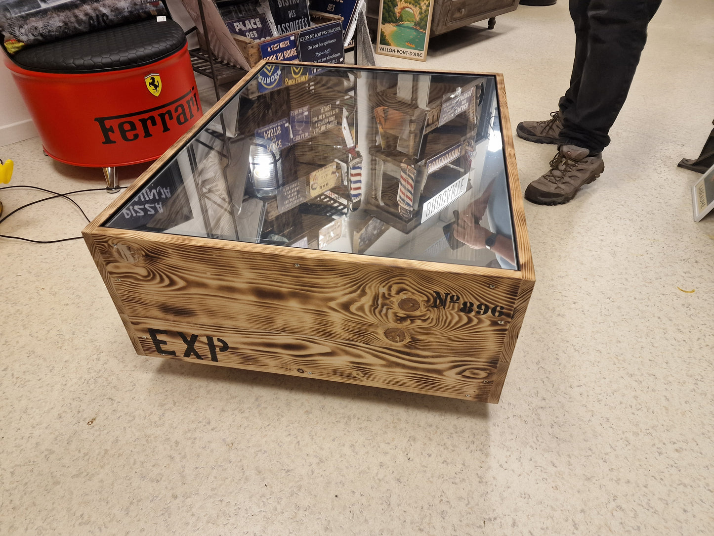 Table basse industrielle effet miroir infini – Pièce unique artisanale