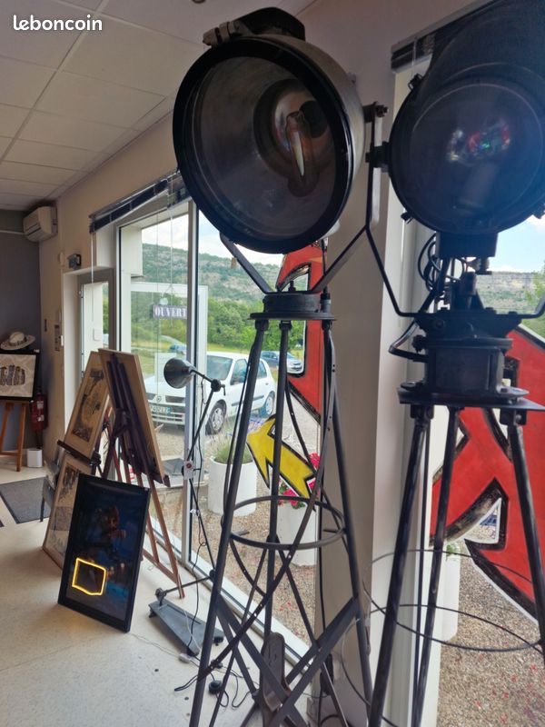 Lampe Projecteur Industrielle SNCF Monumentale – Pièce Unique et Rare Vintagedison