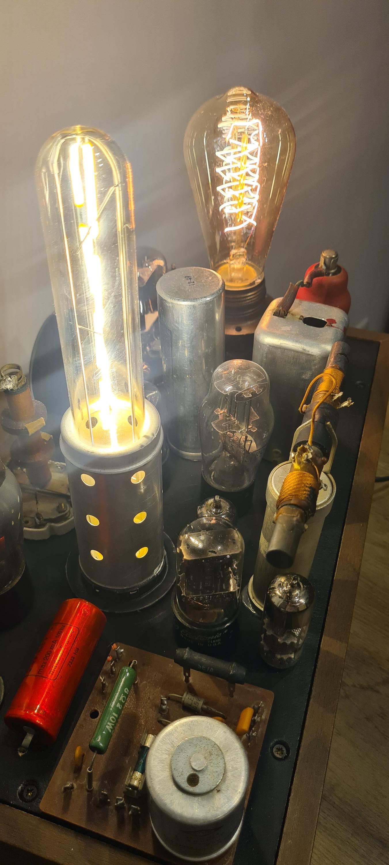 lampe industrielle steampunk enceintes Bluetooth