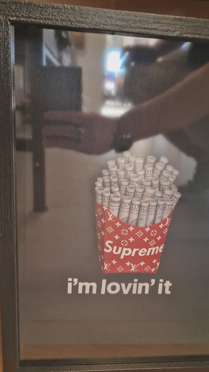 Cadre Pop Art "I’m Lovin’ It" – Cornet de Billets Supreme x LV – Édition Limitée Fait Main
