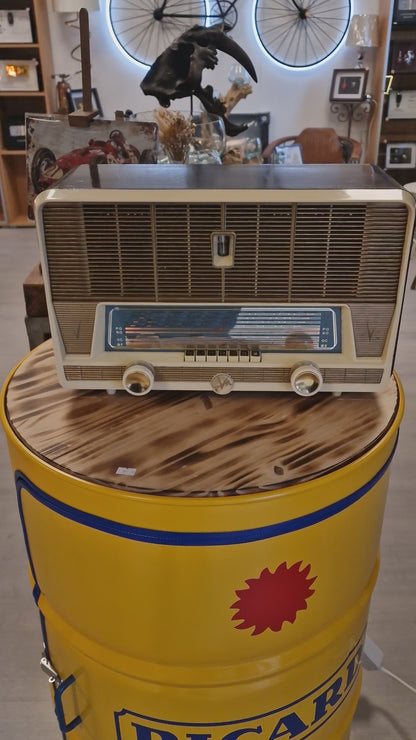 Radio vintage Lyre transformée en enceinte Bluetooth