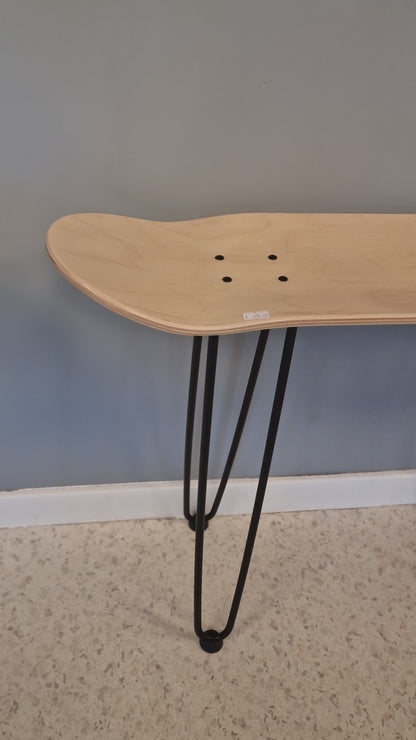 Table d’appoint design skateboard bois naturel – Mobilier déco original