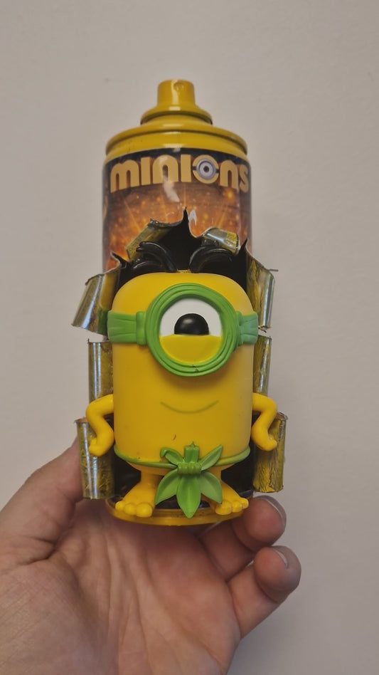 Bombe de peinture custom minions– Figurine des minions nue pop culture artisanale