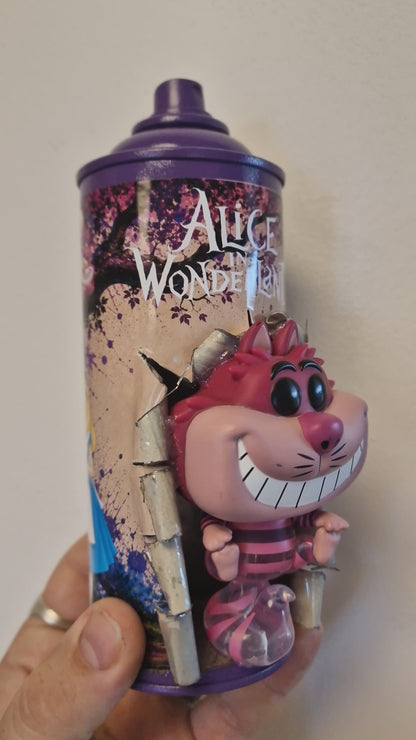 Bombe de peinture Alice au Pays des Merveilles – Chat du Cheshire – Décoration Disney customisée