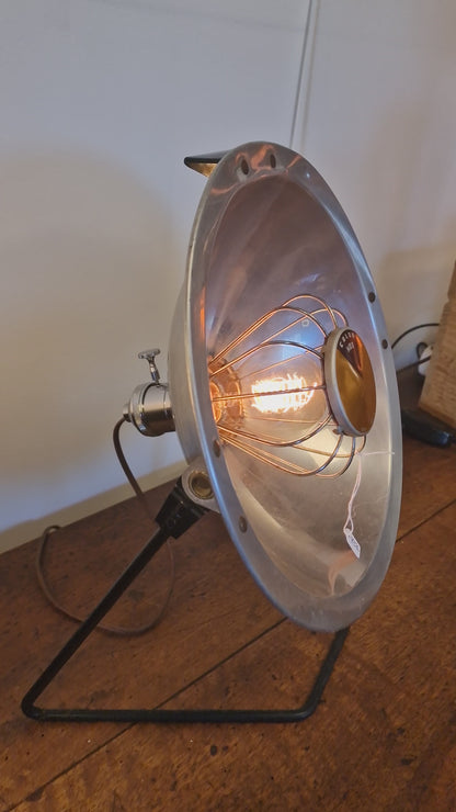 💡 Lampe Design Unique – Radiateur Calor KOD Vintage Recyclé (44 x 33 cm)