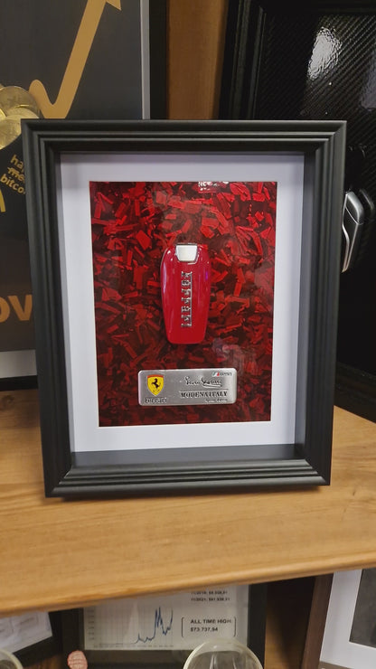 Cadre clé Ferrari A4 – Clé enzo Ferrari Rouge | Décoration Murale Automobile de Collection