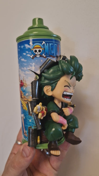 Zoro One Piece – Bombe de peinture customisée – Décoration manga – Figurine – Création artisanale