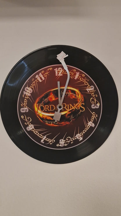 Horloge Vinyle THE LORD OF THE RING – Une Horloge Vintage Unique pour les Fans de THE LORD OF THE RING