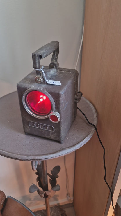 Lampe industrielle sncf vintage   – Création artisanale unique