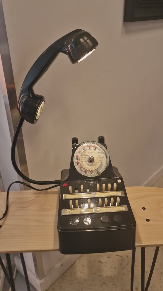 Lampe vintage upcyclée – téléphone  transformé en lampe design industrielle