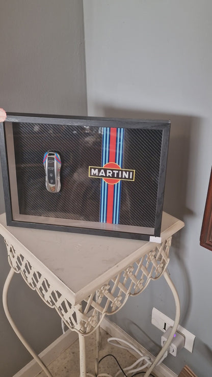 Cadre A4 – Clé Porsche Supercar Design Martini – Édition Limitée (10 exemplaires)