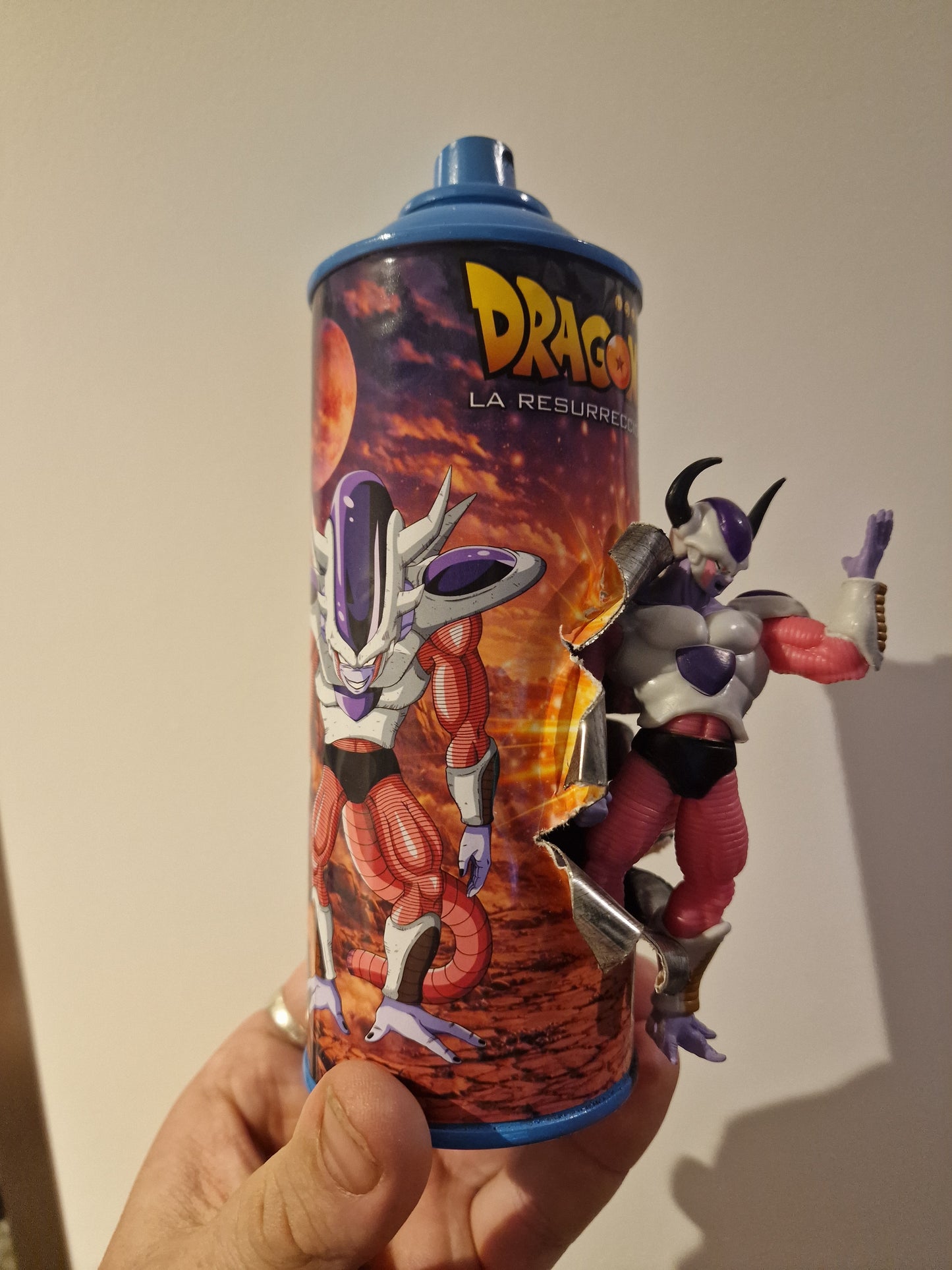 Bombe de peinture custom dragon ball z – Figurine freezer pop culture artisanale
