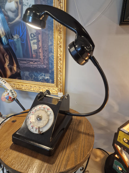 Lampe vintage upcyclée – téléphone  transformé en lampe industrielle