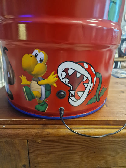 Table d’appoint super mario – Bidon métal custom 60L transformé en meuble design geek