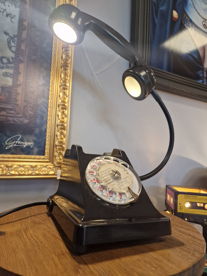 Lampe vintage upcyclée – téléphone  transformé en lampe industrielle