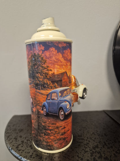 Bombe de peinture custom Volkswagen – Figurine coccinelle pop culture artisanale
