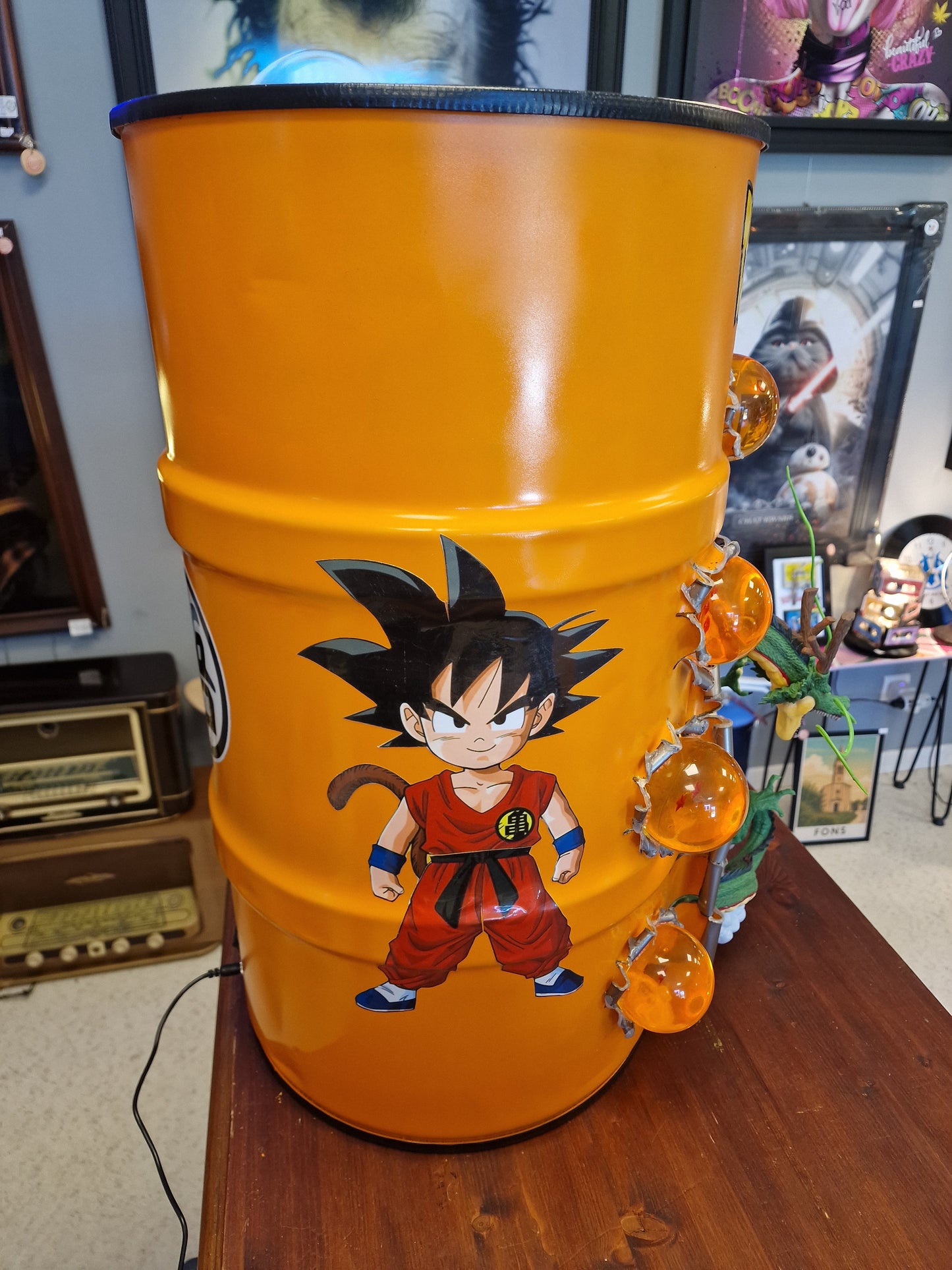 Table d'appoint Dragon Ball Z Shenron – Bidon 60L fait main avec 7 Boules de Cristal