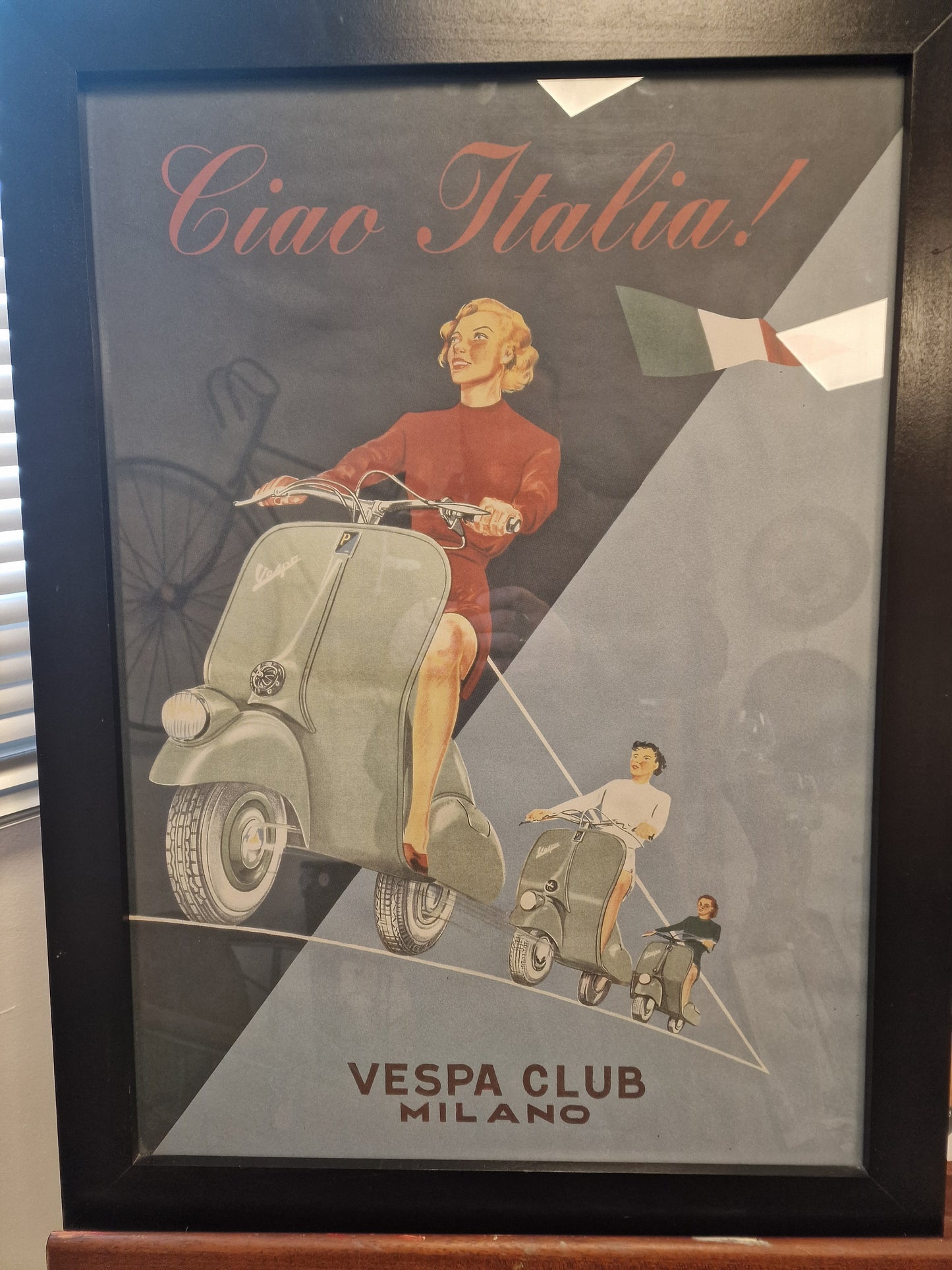 Cadre avec affiche ancienne "Vespa Club Milano – Ciao Italia