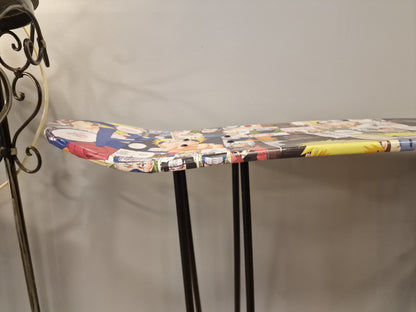 Table d’Appoint Naruto en Planche de Skate – Tabouret Manga Artisanal