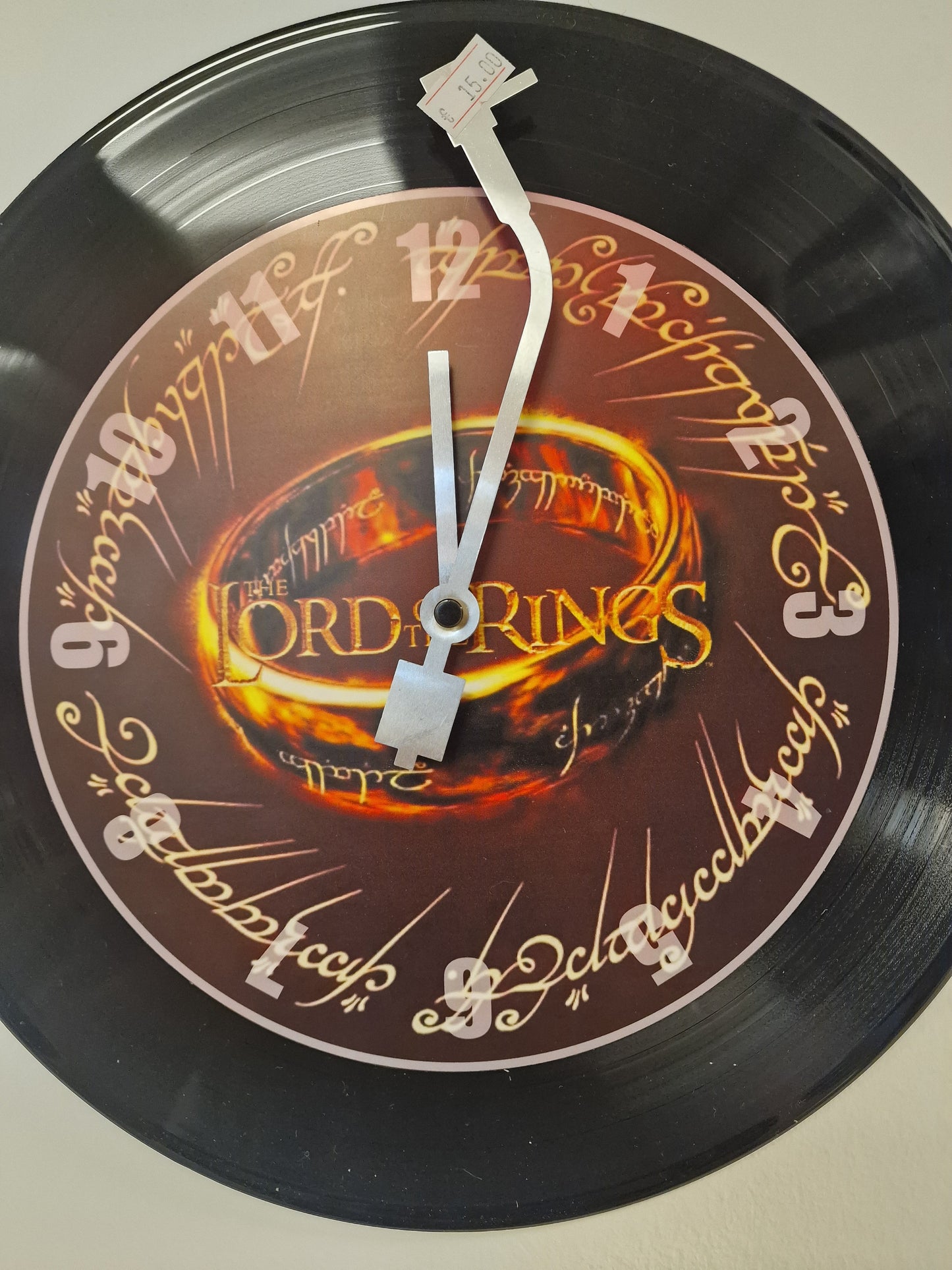 Horloge Vinyle THE LORD OF THE RING – Une Horloge Vintage Unique pour les Fans de THE LORD OF THE RING