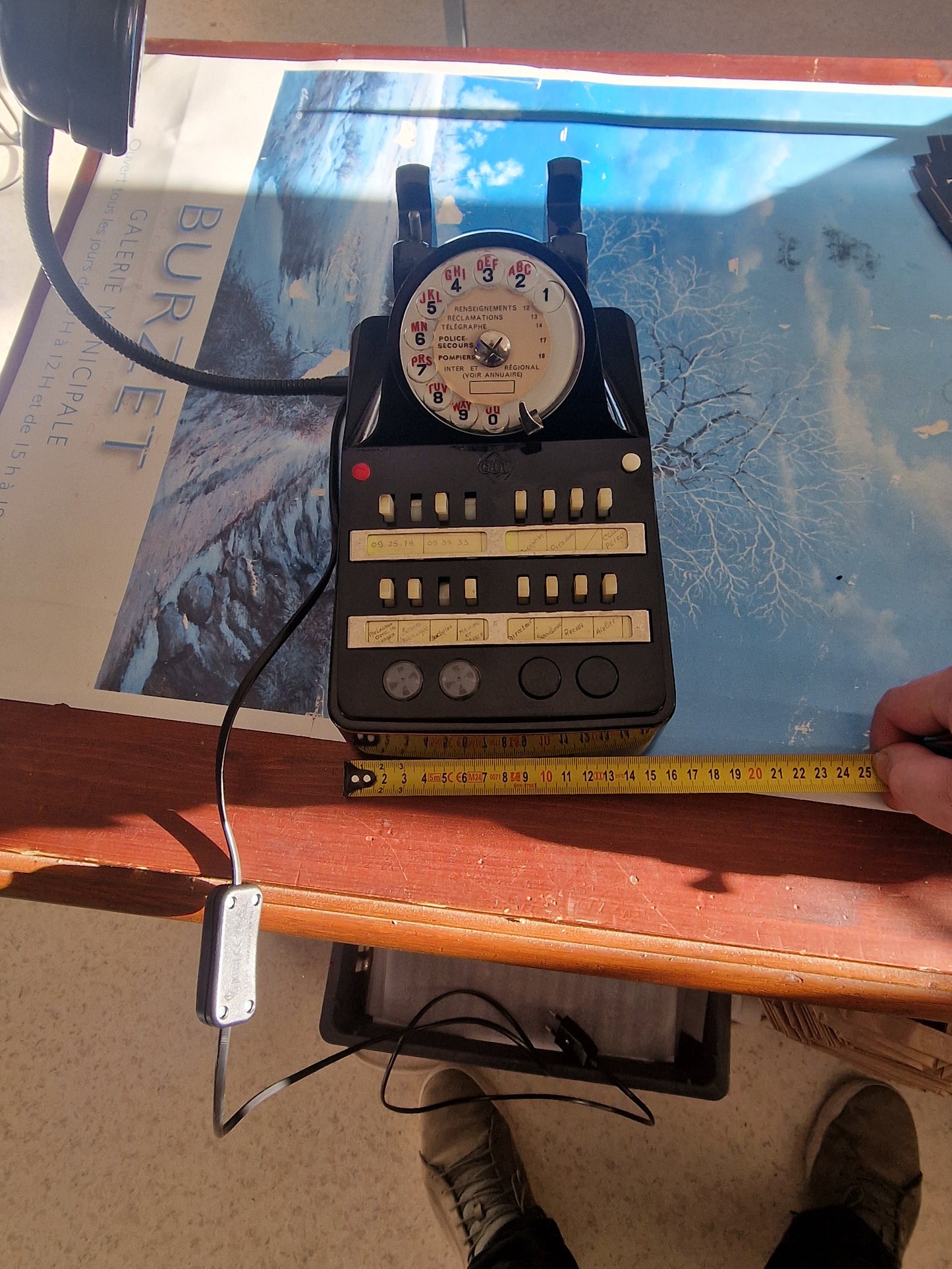 Lampe vintage upcyclée – téléphone  transformé en lampe design industrielle