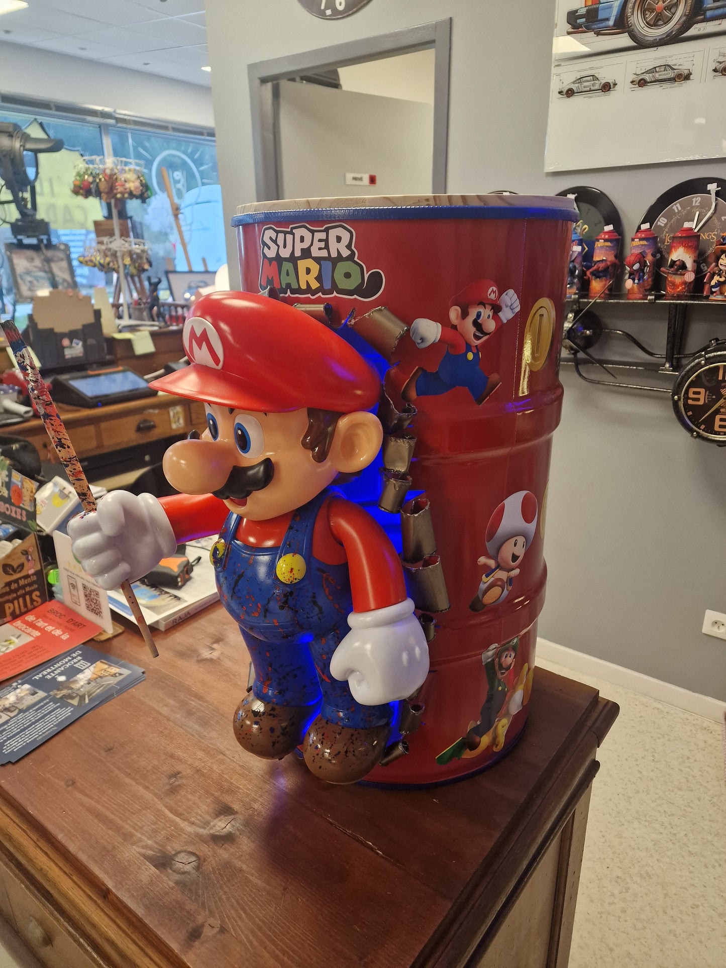 Table d’appoint super mario – Bidon métal custom 60L transformé en meuble design geek