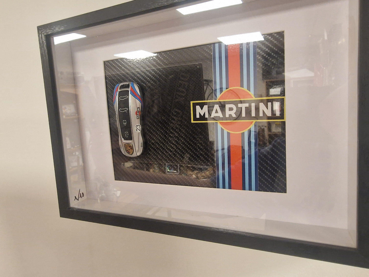 Cadre A4 – Clé Porsche Supercar Design Martini – Édition Limitée (10 exemplaires)