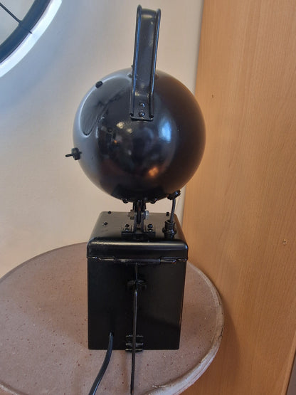 Lampe projecteur vintage – Création industrielle unique